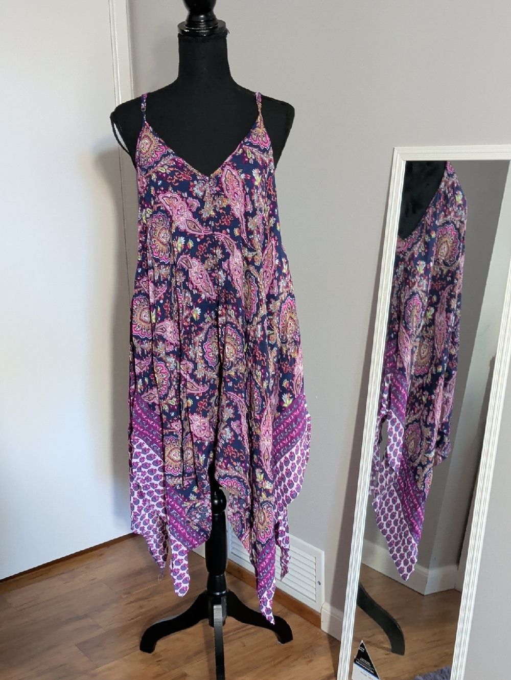 Sleeveless Purple Paisley Midi Dress with Spaghetti Straps